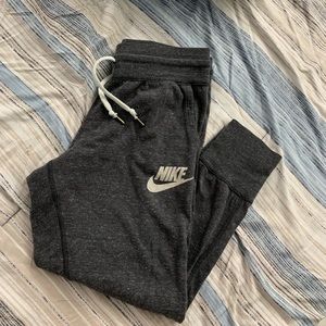 Nike cropped vintage jogger sweats